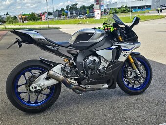 Yamaha R1M - 2