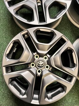 5x114,3 R19 Originál alu Toyota RAV4 5. Generace - JAKO NOVÉ - 2