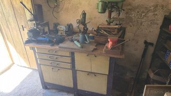Prodám bytelný vybavený ponk - viz. foto - 2