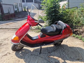 Piaggio 125 HEXAGON - 4.500km Perfektní stav - 2