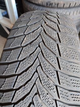 235/65 R17 - 2