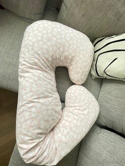 Jasmin český těhotenský a kojicí polštář Bunny Rose - 2
