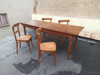 sestava hodovního stolu a židlí Thonet - 2