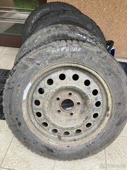 Zimní pneumatiky 205/60 R16 96H - zánovní - 2