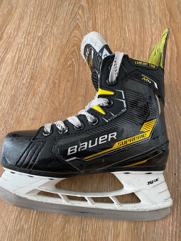 Dětské brusle BAUER S22 SUPREME M4, Y12 (31 Eur) - 2