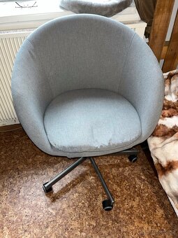 Otočná židle IKEA SKRUVSTA - 2