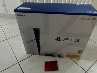 PlayStation 5 Slim + 2 ovladače NEROZBALENE - 2