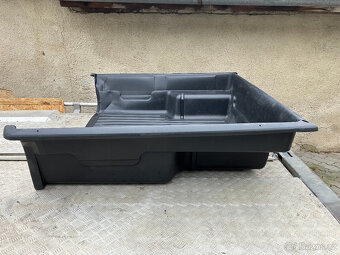 Toyota hi - lux - plastová vana - 2