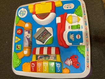 Fishet price hrací stoleček - 2