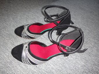 Dívčí střevíčky vel. 35 - 2