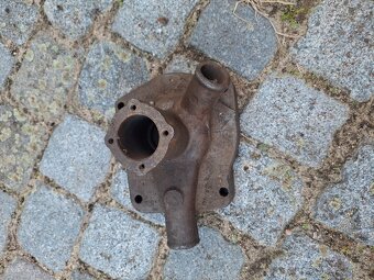 Vodní čerpadlo Zetor 25 na opravu repas - 2