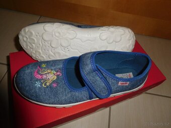 Přezůvky Superfit vel. 35, tenisky vel. 36, sandály 37/38 - 2