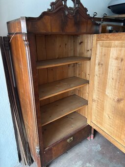 starožitná skřín - 2