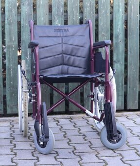 043-Mechanický invalidní vozík Meyra. - 2