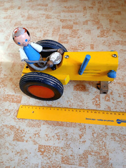 Starožitná dřevěná hračka - 2