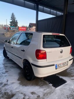 Volkswagen Polo - 2