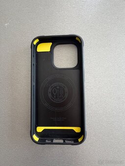 Spigen - Iphone 15 Pro - 2