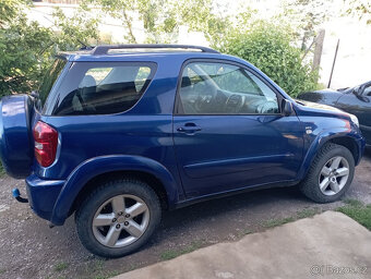Toyota Rav 4, r.v. 2004 ALE jede na 3.válce - 2