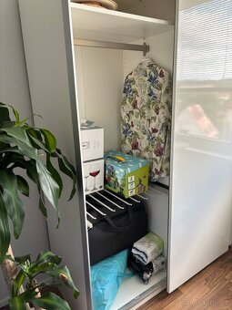 IKEA - šatní skříň - 2