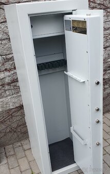 Dvouplášťový Trezor na dlouhé zbraně ZFS - 2
