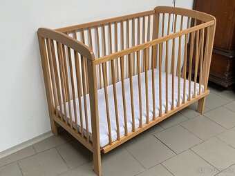 Dětská postýlka se stahovacím bokem a matrace - 2