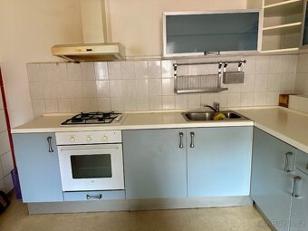 Kuchyňská linka IKEA kompletní, délka 4,4 m, 7.000,- Kč - 2
