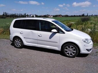 VW TOURAN 2.0TDi NAFTA 125 KW = 7. MÍSTNEJ, RV 2009 ZA 59,, - 2