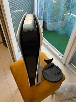 PlayStation 5 s mechanikou + růžové kryty+ kryt ovladače - 2