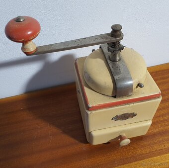 Starý mlýnek na kafe Sfinx - 2