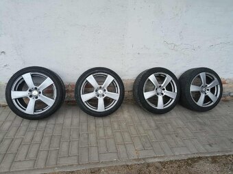 Kola mercedes. - 2