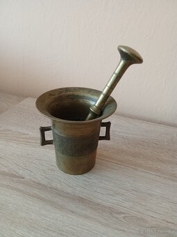 Starožitný mosazný tepaný velký hmoždíř, krásný stav - 2