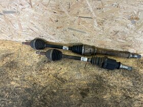 PŘEDNÍ POLOOSY RENAULT CLIO 8200 499586/8200 499585 - 2