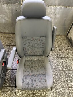 Přední sedadla VW TRANSPORTÉR T5 - 2