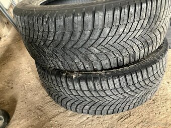 2ks celoroční BRIDGESTONE 215/55R18 - 2