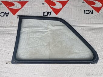 BMW e30 coupe boční zadní skla - 2