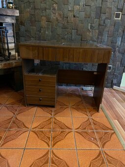 Elektrický šicí stroj - 2