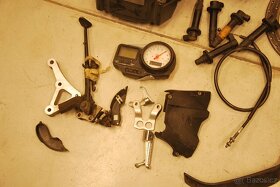 Díly Yamaha YZF R6 99-02 Brno Levně. - 2