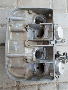 Karburatory a ostatni motorove dily Honda VF 400 - 2