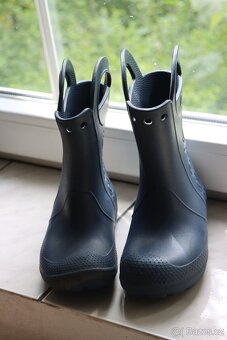 Crocs tmavě modré dětské holinky vel 33-34 - 2