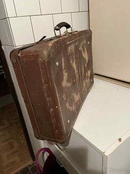 Starý papírový kufr - 2