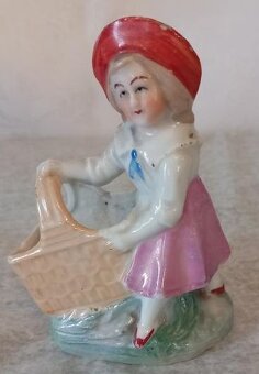 Dívka s košíkem, vázička Žacléř - 2