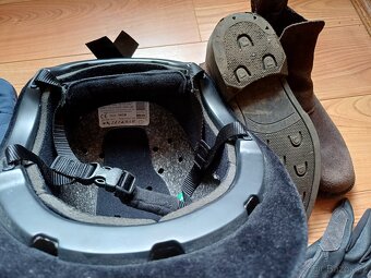 Helma a vybavení na koně - 2