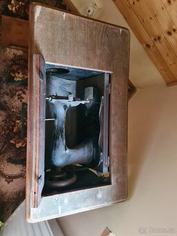 Singer historický šicí stroj - 2