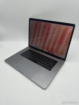 MacBook Pro 15" 2019 Space Gray (100% Batérie) + ZÁRUKA - 2