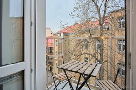 Prodej byty 2+kk, 39 m2 + balkon 1,5 m2 - Praha - Holešovice - 2