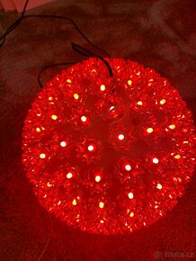 LED červená svítící koule Wintergreen Starlight Sphere - 2