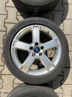 Ford 17” 205 50 r17 - 2