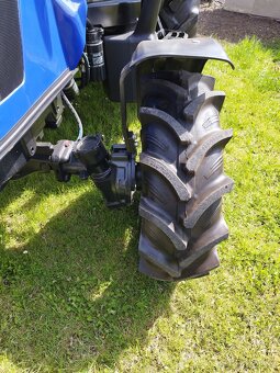 Traktor Farmtrac 555 DTc V - 2