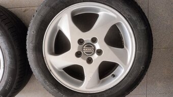 Litá kola Volvo 6,5Jx16x43 + letní pneu Michelin 205/55/R16 - 2