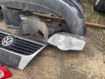 Volkswagen Passat B6 přední i zadní světla - 2